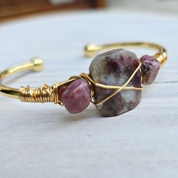 Pink Tourmaline Wire Wrap Cuff w/ 14Kt Gold Over Copper – Handmade & NWT - Picture 8 of 11